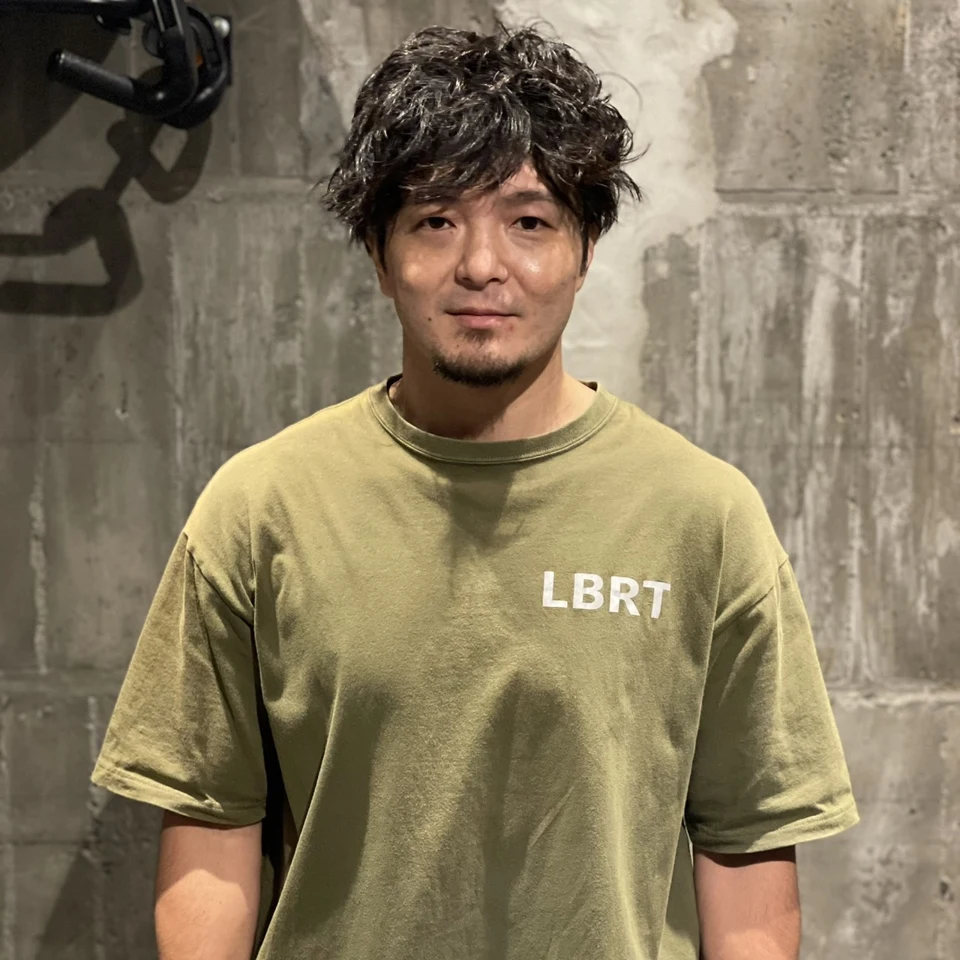 左右田 泰臣トレーナー